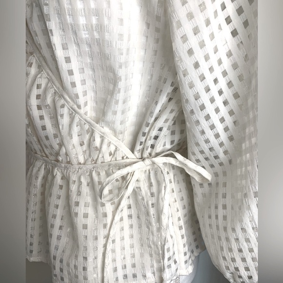 Levis Womens Boho Wrap Top Blouse 3/4 balloon Sleeve Tie Waist size Small Sheer - Picture 8 of 10